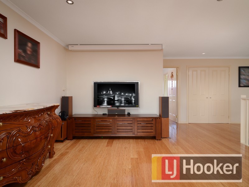 2 Gustavus Place, Narre Warren South VIC 3805