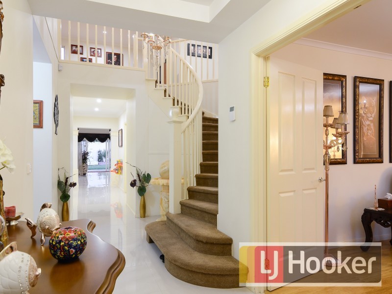 2 Gustavus Place, Narre Warren South VIC 3805