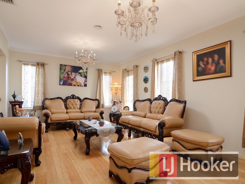 2 Gustavus Place, Narre Warren South VIC 3805