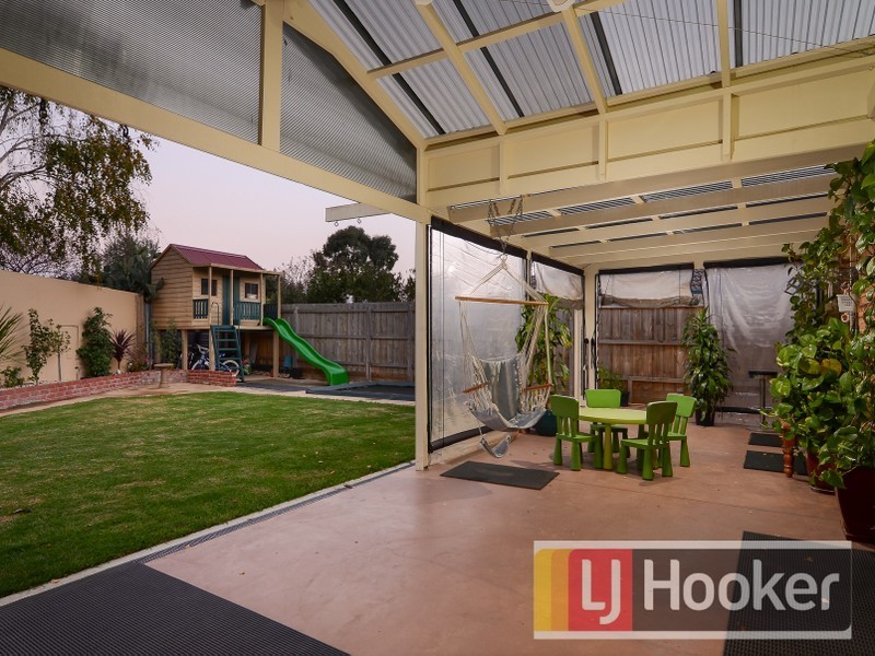 2 Gustavus Place, Narre Warren South VIC 3805