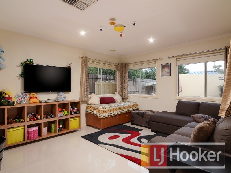 2 Gustavus Place, Narre Warren South VIC 3805