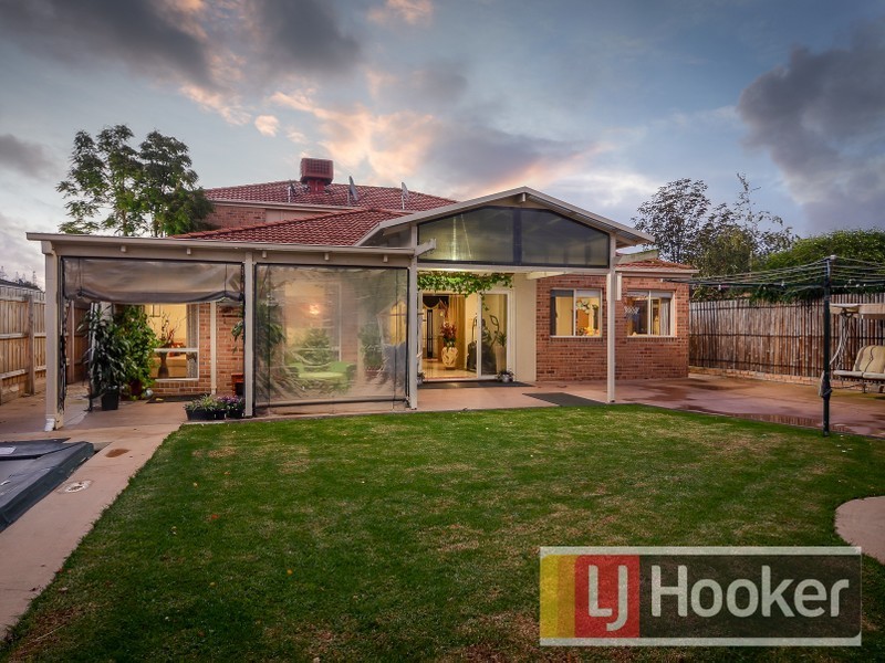 2 Gustavus Place, Narre Warren South VIC 3805