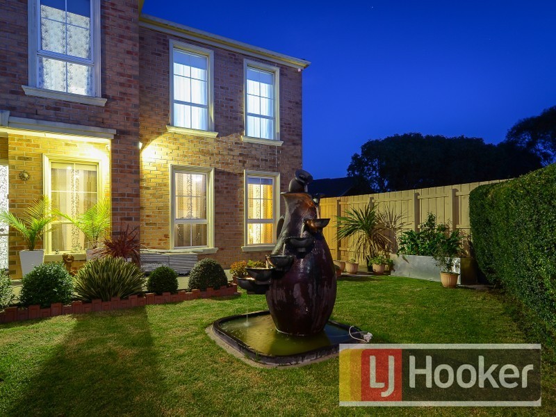 2 Gustavus Place, Narre Warren South VIC 3805