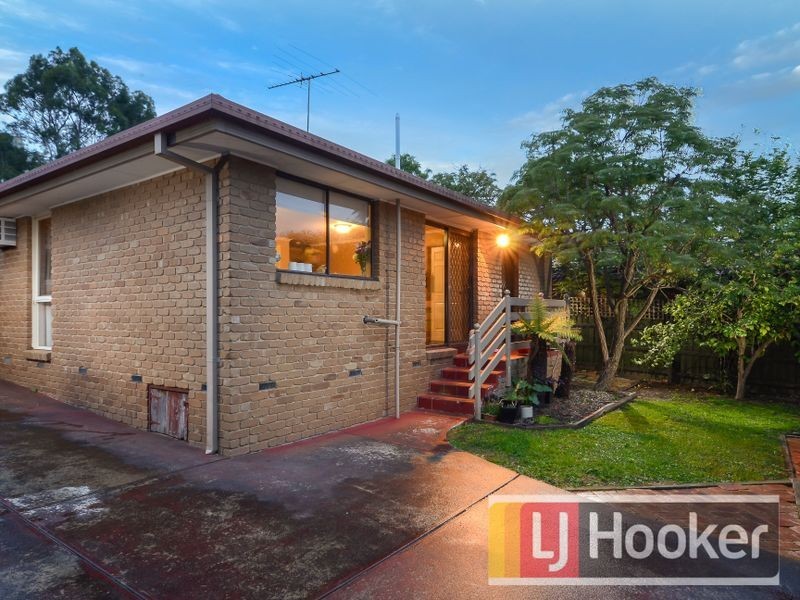 4 Tenandra Court, Berwick VIC 3806