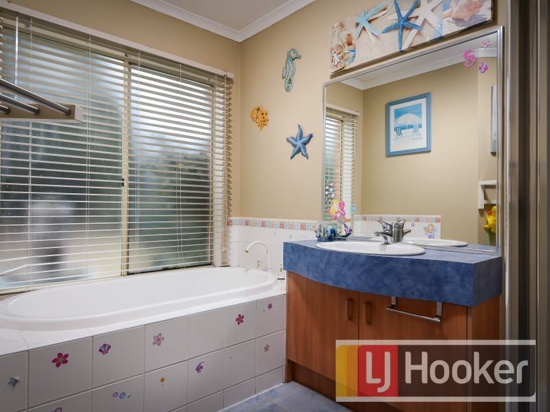 20 Feehan Crescent, Narre Warren South VIC 3805