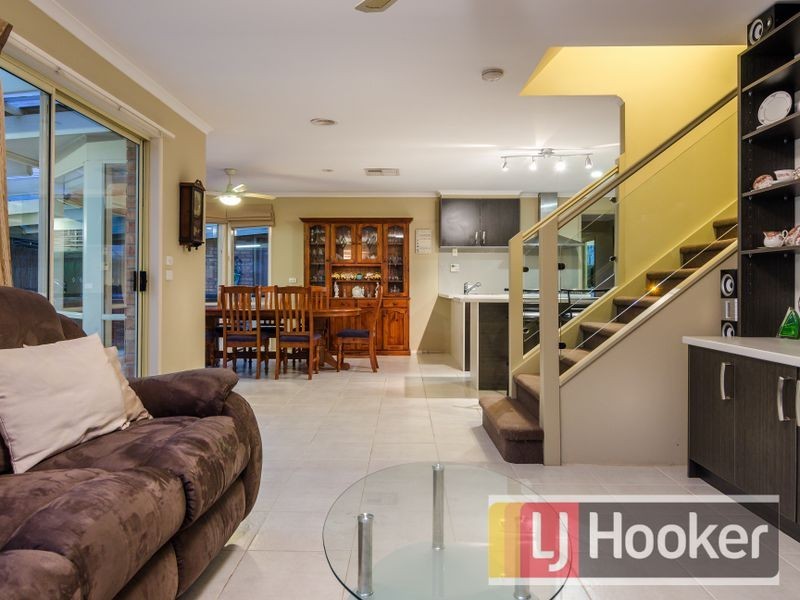 20 Feehan Crescent, Narre Warren South VIC 3805