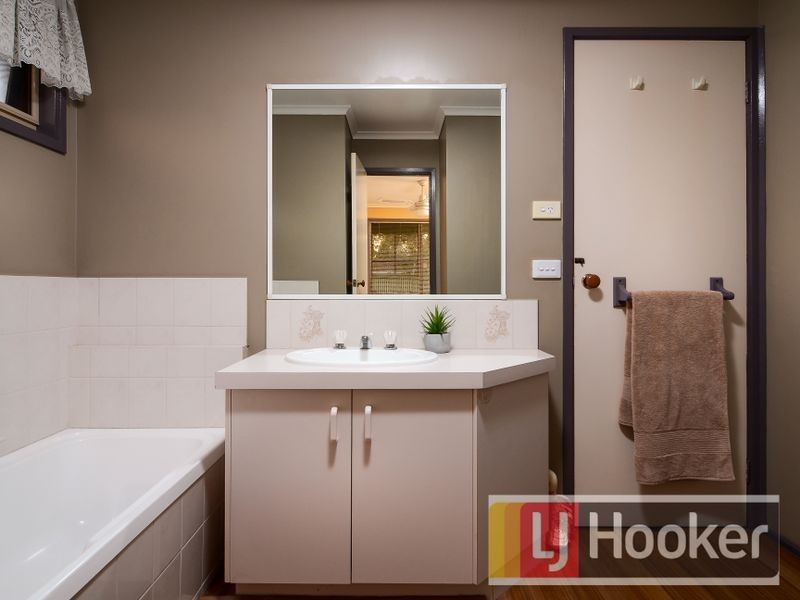 20 Benambra Way, Hampton Park VIC 3976