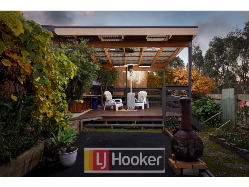 8 Filmer Crescent, Narre Warren South VIC 3805