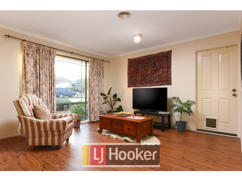 8 Filmer Crescent, Narre Warren South VIC 3805