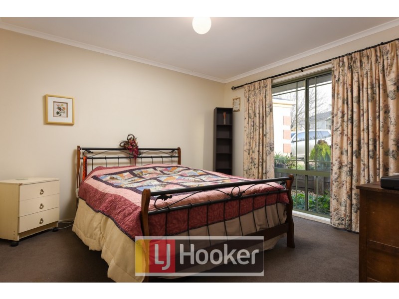 8 Filmer Crescent, Narre Warren South VIC 3805