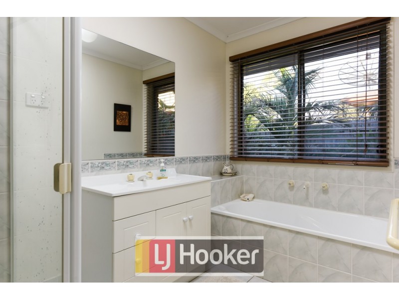 8 Filmer Crescent, Narre Warren South VIC 3805