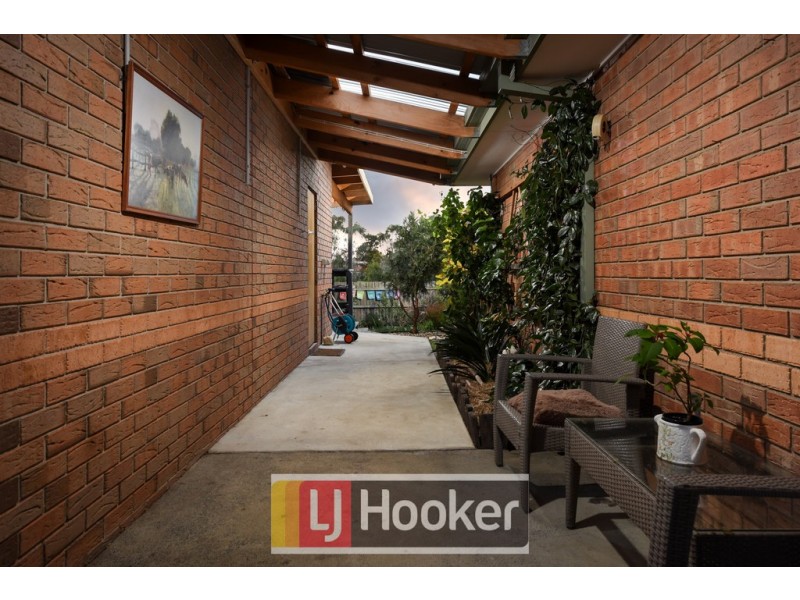 8 Filmer Crescent, Narre Warren South VIC 3805