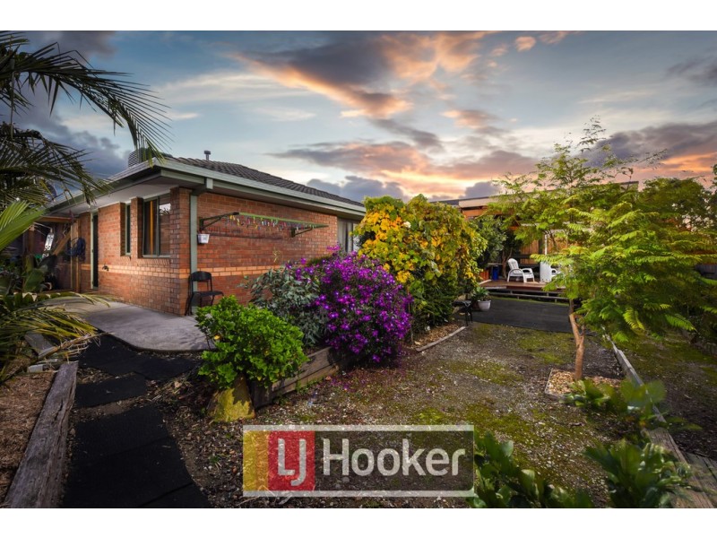 8 Filmer Crescent, Narre Warren South VIC 3805