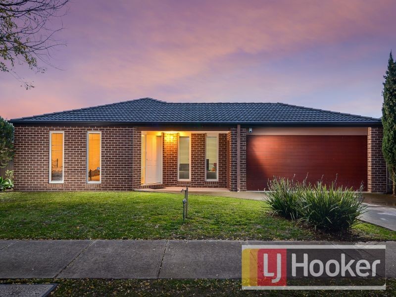 8 Ernest Crescent, Narre Warren South VIC 3805