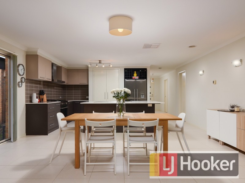 14 Caspian Chase, Pakenham VIC 3810