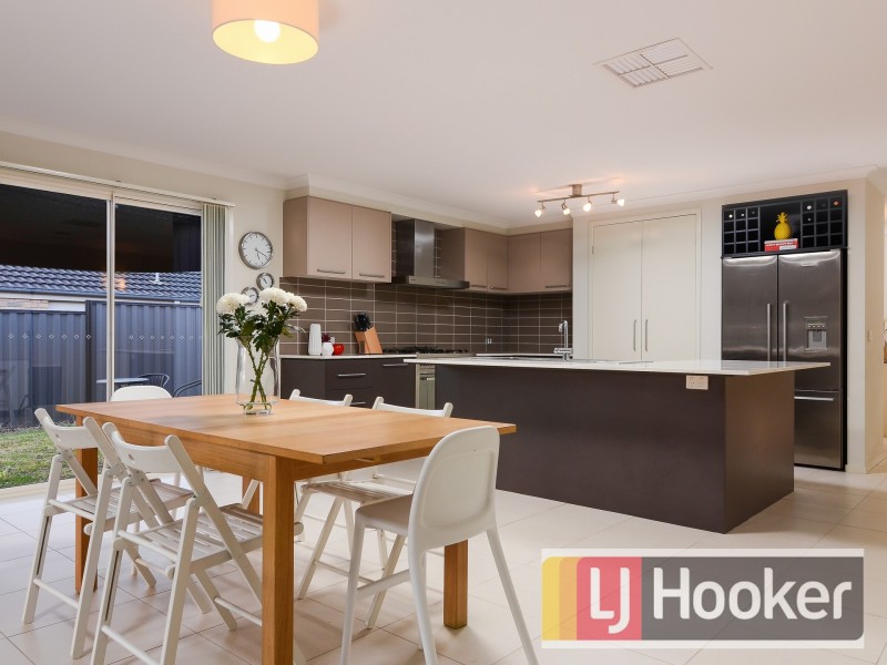 14 Caspian Chase, Pakenham VIC 3810