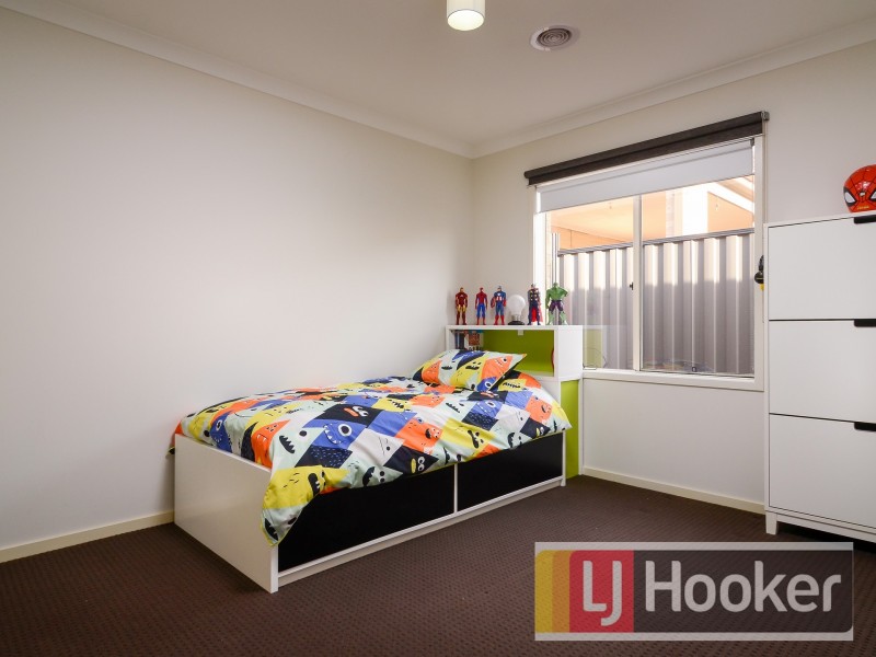 14 Caspian Chase, Pakenham VIC 3810