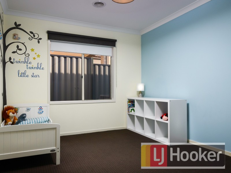 14 Caspian Chase, Pakenham VIC 3810