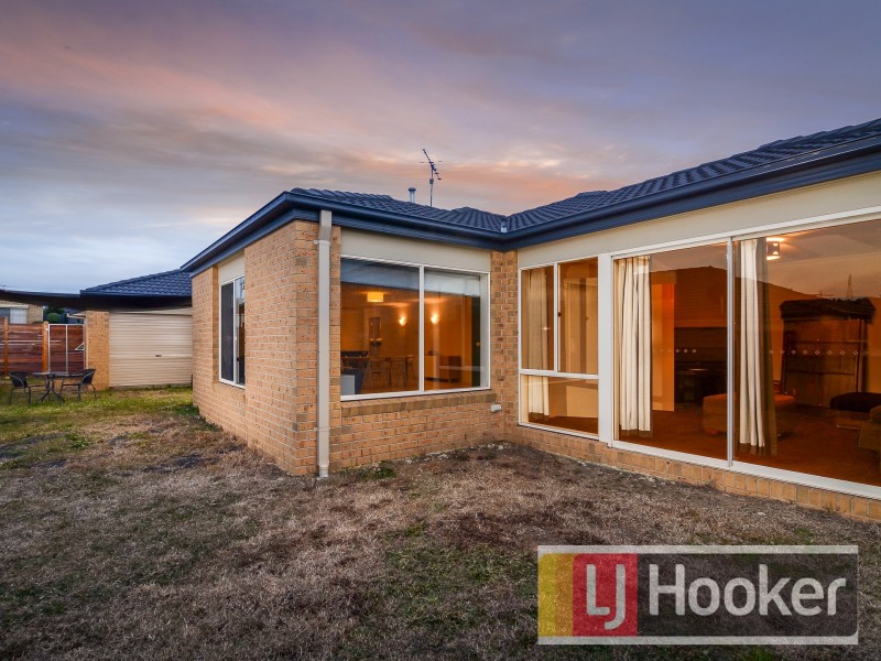 14 Caspian Chase, Pakenham VIC 3810