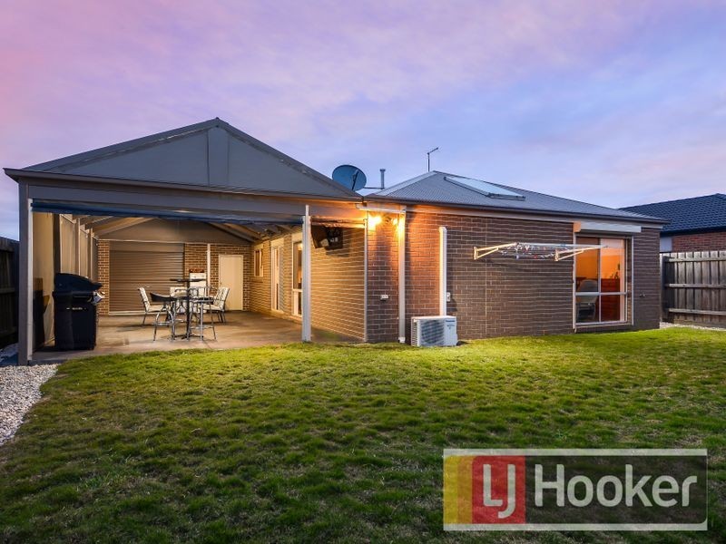 14 Kirwan Drive, Cranbourne East VIC 3977