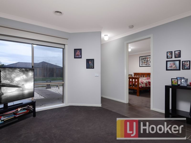 14 Kirwan Drive, Cranbourne East VIC 3977