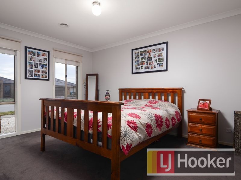 14 Kirwan Drive, Cranbourne East VIC 3977