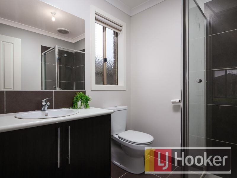 14 Kirwan Drive, Cranbourne East VIC 3977