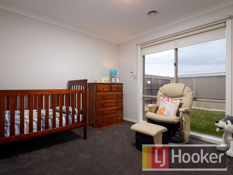 14 Kirwan Drive, Cranbourne East VIC 3977