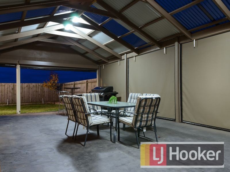 14 Kirwan Drive, Cranbourne East VIC 3977