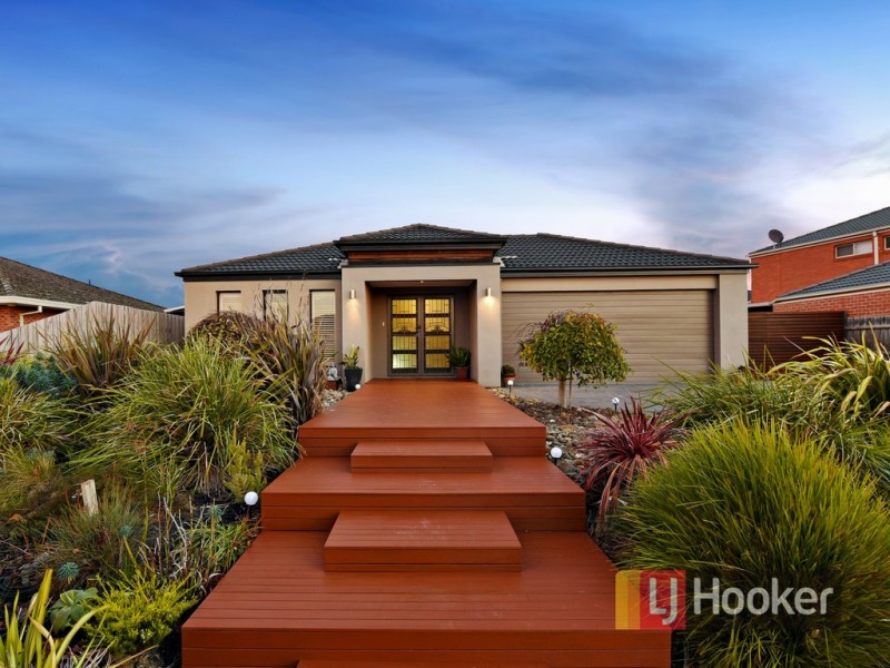 9 Yemaya Place, Berwick VIC 3806