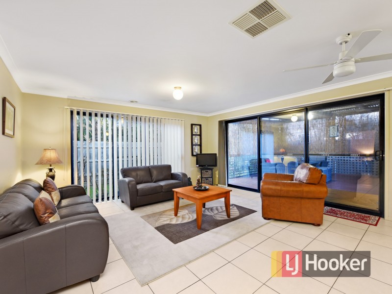9 Yemaya Place, Berwick VIC 3806