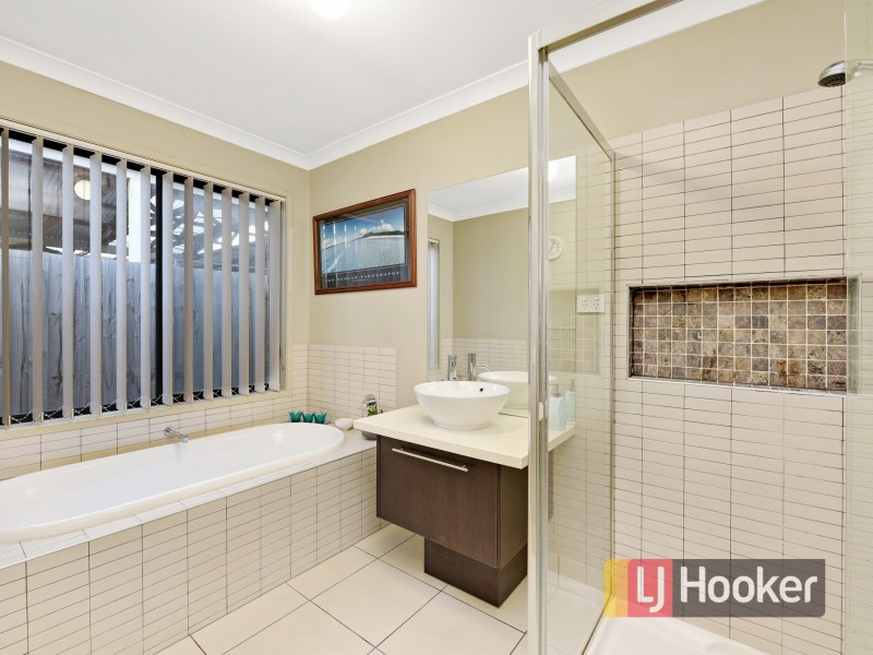 9 Yemaya Place, Berwick VIC 3806