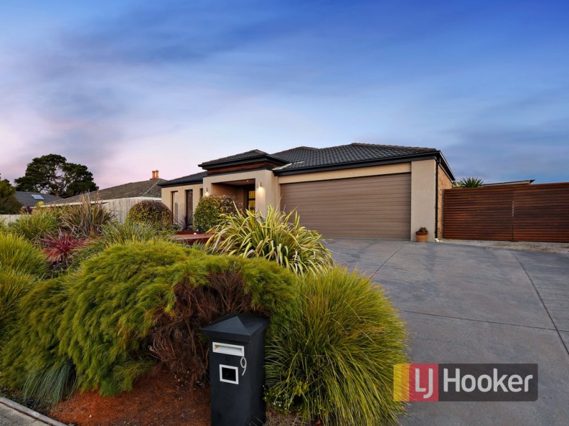 9 Yemaya Place, Berwick VIC 3806