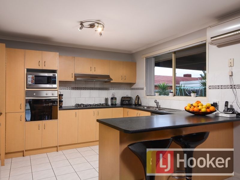 3 Armoy Close, Cranbourne East VIC 3977