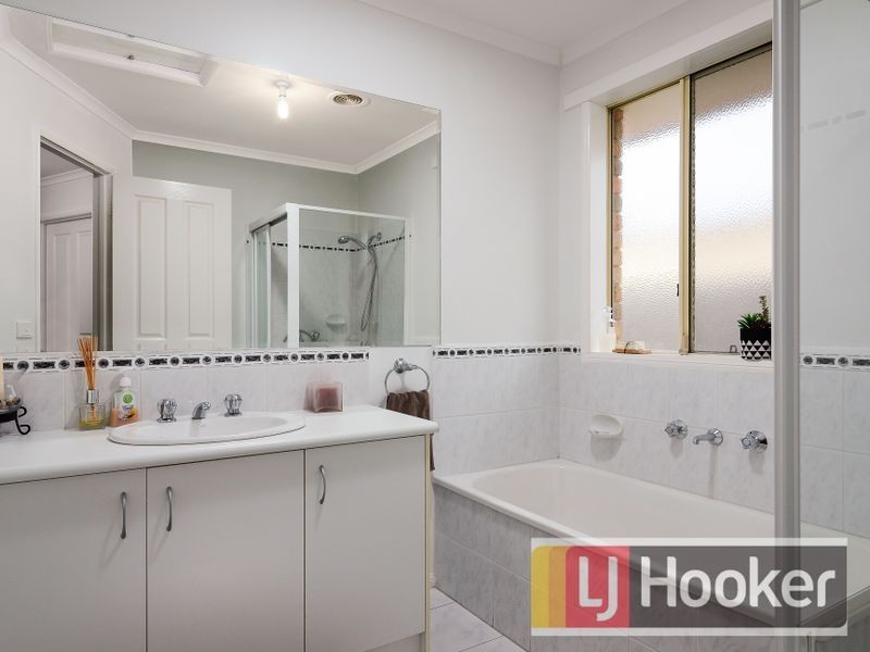 3 Armoy Close, Cranbourne East VIC 3977