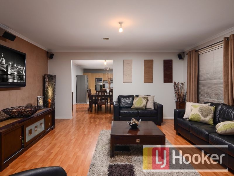 3 Armoy Close, Cranbourne East VIC 3977