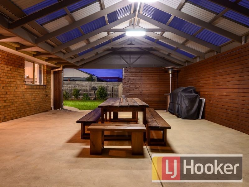 3 Armoy Close, Cranbourne East VIC 3977