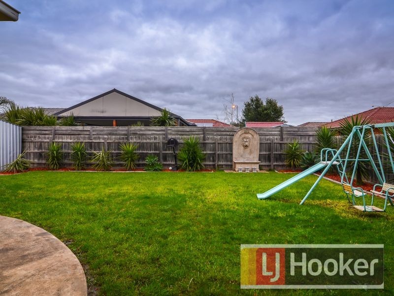 3 Armoy Close, Cranbourne East VIC 3977