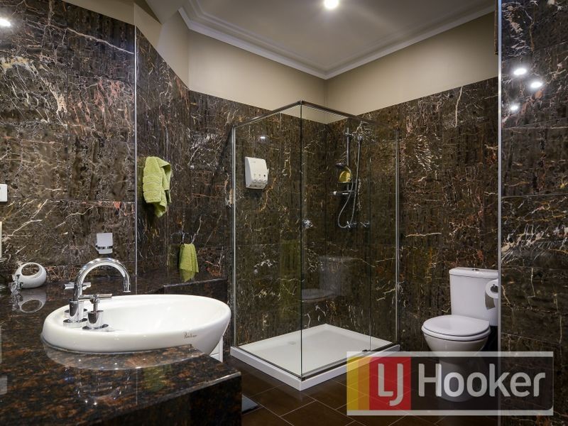 15 Wiringa Close, Narre Warren North VIC 3804