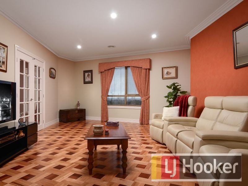 15 Wiringa Close, Narre Warren North VIC 3804