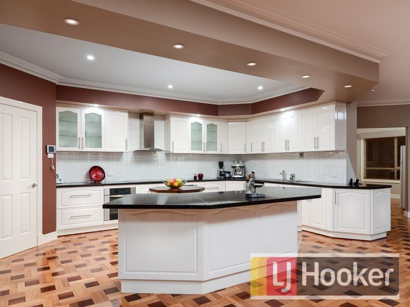 15 Wiringa Close, Narre Warren North VIC 3804