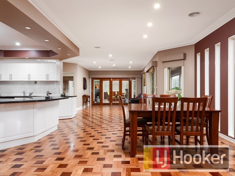 15 Wiringa Close, Narre Warren North VIC 3804