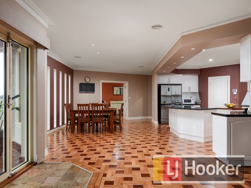 15 Wiringa Close, Narre Warren North VIC 3804