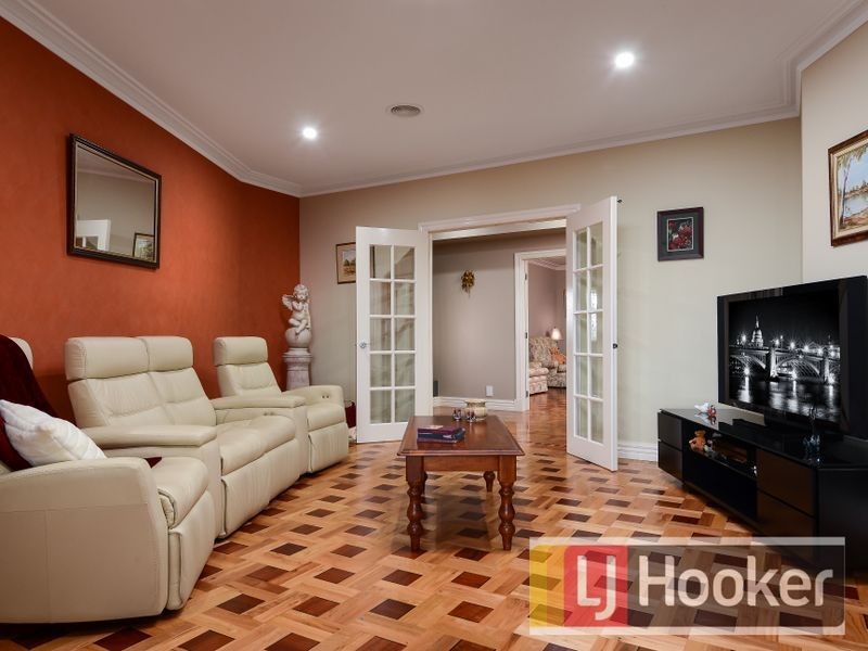 15 Wiringa Close, Narre Warren North VIC 3804