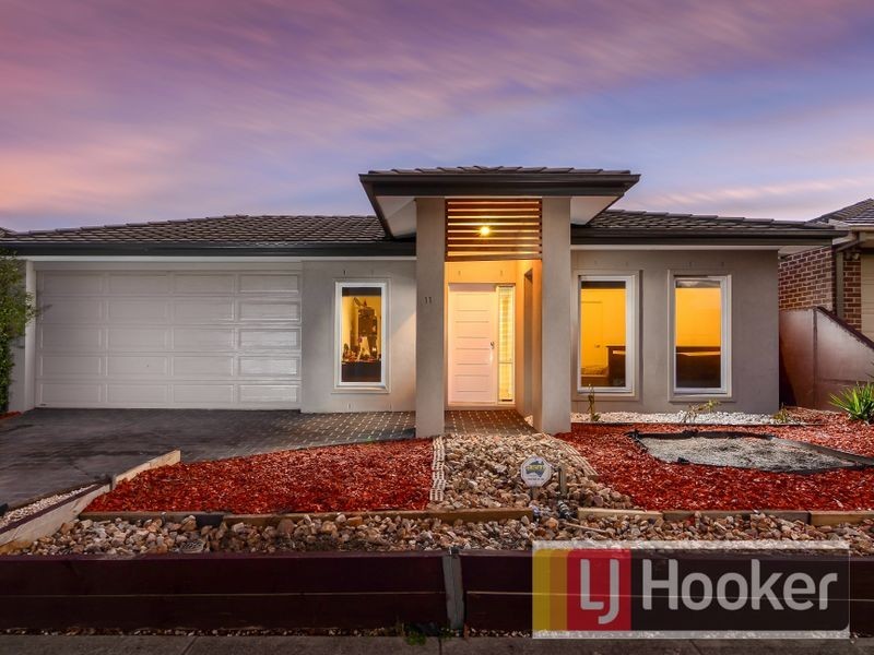 11 White Gum Way, Cranbourne North VIC 3977