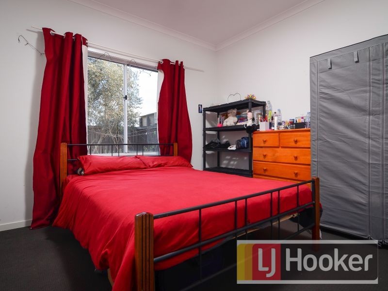 11 White Gum Way, Cranbourne North VIC 3977