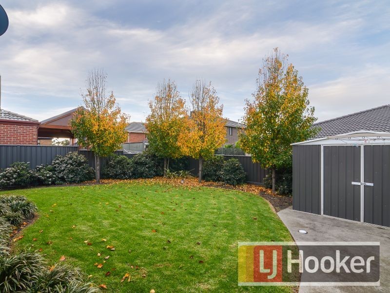 12 Aldous Place, Cranbourne North VIC 3977
