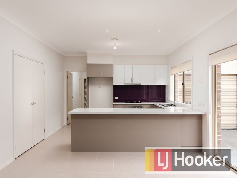 12 Aldous Place, Cranbourne North VIC 3977