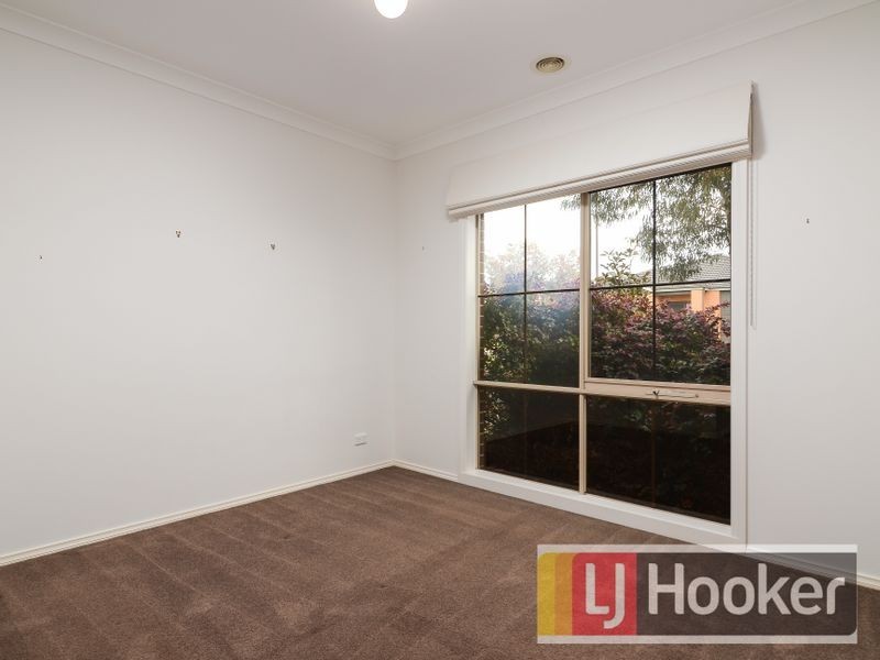 12 Aldous Place, Cranbourne North VIC 3977