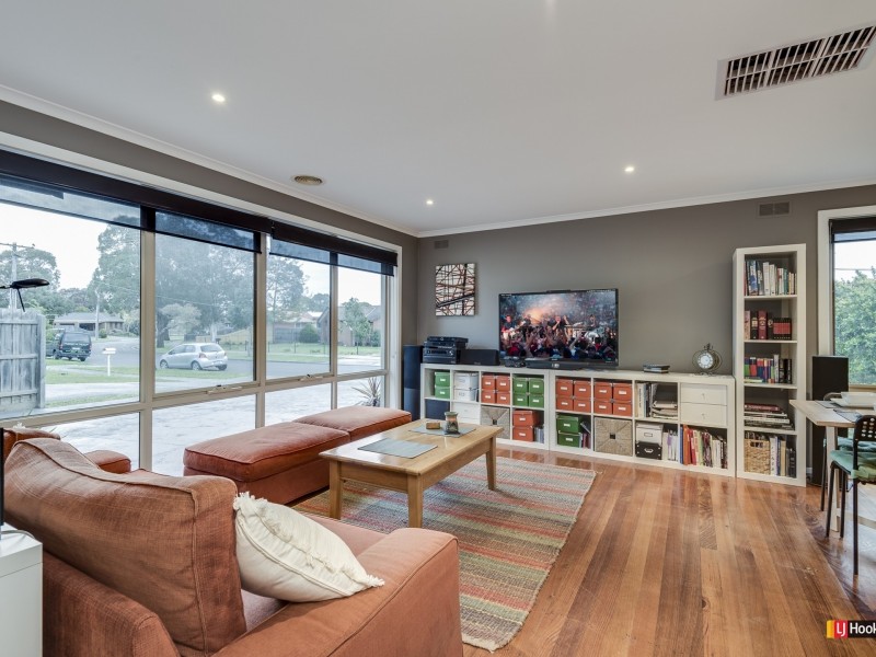 24 Thomas Crescent, Cranbourne VIC 3977